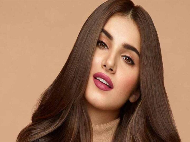 क्या आपको पता है तारा ने साल 2009 में सोनी टीवी के 'एंटरटेनमेंट के लिए कुछ भी करेगा' शो में  प्रतियोगी के रूप में पहली बार कैमरे का सामना किया था. उन्होंने अपने गाने से जज फराह खान और अनु मलिक को काफी आकर्षित किया था.
