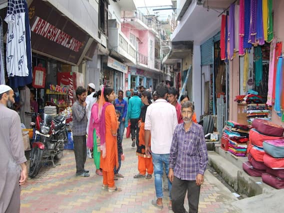 जम्मू-कश्मीर प्रशासन का बड़ा फैसला, दूसरे राज्यों में शादी होने पर जीवनसाथी भी होगा डोमिसाइल का हकदार जम्मू-कश्मीर प्रशासन का बड़ा फैसला, दूसरे राज्यों में शादी होने पर जीवनसाथी भी होगा डोमिसाइल का हकदार