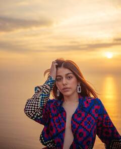 पूजा बेदीची मुलगी अलायाने सैफ अली खानच्या चित्रपटातून पदार्पणातच 3 पुरस्कार जिंकले