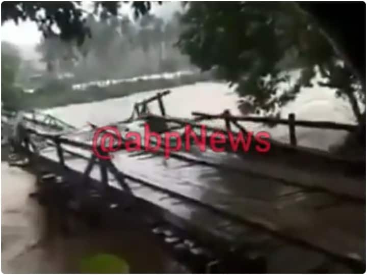 मेघालय: बाढ़ की तेज धार में देखते ही देखते बह गया लकड़ी का पुल, देखें Video