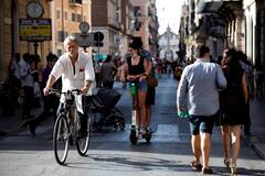 Italy ਦੇ ਲੋਕਾਂ ਨੂੰ ਘਰੋਂ ਬਾਹਰ ਨਿਕਲਣ 'ਤੇ ਵੀ Mask ਤੋਂ ਮਿਲਿਆ ਛੁੱਟਕਾਰਾ