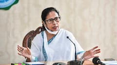 Students Credit Card: স্টুডেন্টস ক্রেডিট কার্ডের জন্য কীভাবে আবেদন? জেনে নিন