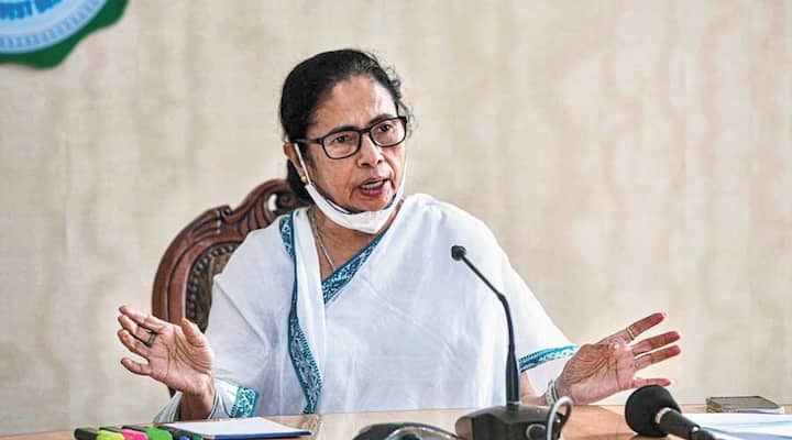 রাজ্যে স্টুডেন্ট ক্রেডিট কার্ড প্রকল্প চালু করলেন মমতা বন্দ্যোপাধ্যায়। এদিন নবান্নে এই প্রকল্পের ঘোষণা করেন মুখ্যমন্ত্রী।