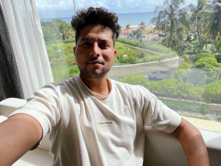 Kuldeep Yadav Tweet about virat kohlis lost phone says dinesh karthik took it know details Virat Kohli’s New Phone : विराटचा हरवलेला फोन कुलदीप यादवला दिसला? दिनेश कार्तिकनं घेतला म्हणतोय...नेमकं चाललंय काय?