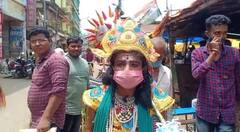 Covid19 awareness: করোনা সচেতনতা বাড়াতে হাতে মাস্ক-স্যানিটাইজার নিয়ে রাজপথে সাক্ষাৎ যম