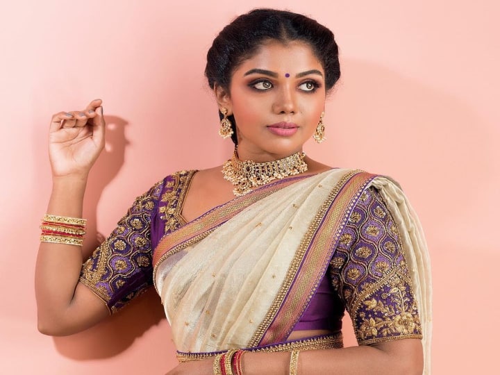உந்தன் சேலை தலைப்பு சொர்க்கம் தானா
