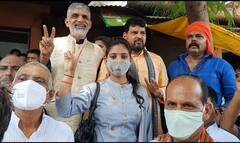 बीजेपी की आरती तिवारी निर्विरोध बनी जिला पंचायत अध्यक्ष, सपा नहीं दाखिल कर पाई थी पर्चा