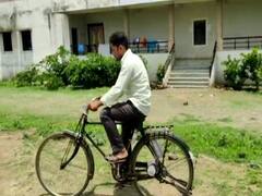 नांदेडचा रँचो... प्रदूषण मुक्त चार्जिंग सायकलचा अनोखा अविष्कार; 4 तास चार्जिगवर 40 किमीचा प्रवास