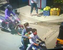 Mumbai : मुंबईत भरदिवसा गोळीबार करुन दरोडा, दरोड्यात ज्वेलर्स मालकाचा जागीच मृत्यू