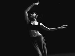 Saif Ali Khan की फिल्म में डेब्यू करने के बाद Pooja Bedi की बेटी Alaya ने अपने नाम किए थे 3 अवॉर्ड