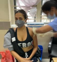 In Pics : धन्यवाद! लसीचा दुसरा डोस घेतल्यानंतर Malaika Arora ने मानले आभार
