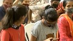 Surat: વેક્સિનનો સ્ટોક ઓછો હોવાથી લોકો ખાઈ રહ્યાં છે ધક્કા, લોકોએ સરકાર પાસે શું કરી માંગ?