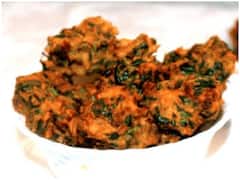 Monsoon Recipes: बारिश में खाएं गर्मागरम मेथी के पकोड़े, इस रेसिपी से घर पर आसानी से बनाएं