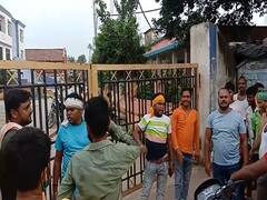 अधिकारियों की मनमानी से नाराज ग्रामीणों ने किया हंगामा, पावर सबस्टेशन के गेट पर तालाबंदी कर की नारेबाजी