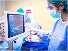 National Doctors' Day 2021 Date: कोरोना महामारी के बीच आज के दिन का समझिए इतिहास और महत्व