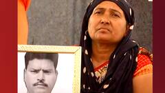 Agra में Pulwama हमले के शहीद की पत्नी धरने पर क्यों बैठीं ?