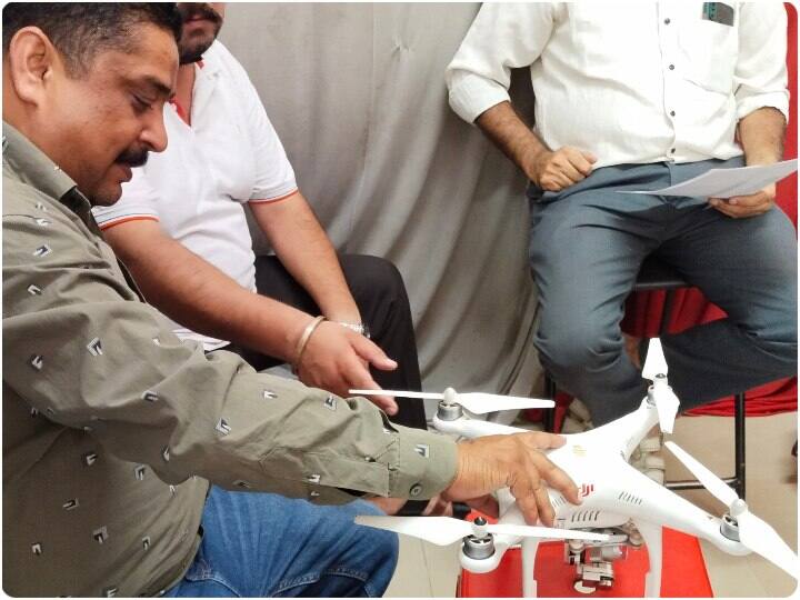 Jammu administration gears up to deal with the threat of drones ANN ड्रोन के खतरे से निपटने के लिए जम्मू प्रशासन ने कसी कमर, एयरफोर्स स्टेशन पर हमले के बाद जांच तेज
