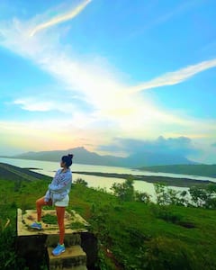 Janhvi Kapoor’s Relaxing Throwback Vacation PICS Will Take You Off The Beaten Track