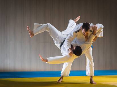 7 year old Taiwan boy dies after thrown 27 times during Judo practice 27 முறை தரையில் தூக்கி அடிக்கப்பட்ட , தைவான் ஜூடோ சிறுவன் மரணம் : என்ன நடந்தது?