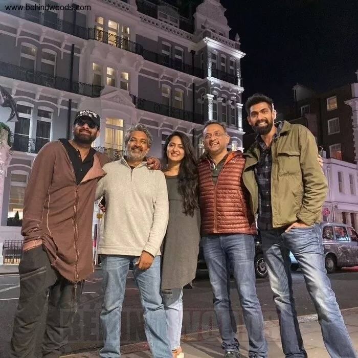 బాహుబలి టీమ్ తో రానా.. సినిమా ప్రమోషన్స్ కోసం ఫారెన్ వెళ్లినప్పుడు తీసుకున్న ఫోటో.
