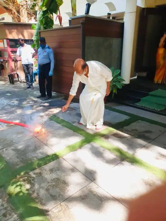 इसके साथ ही घर के बाहर चारो ओर हरियाली देखने को मिलती है. (Photo Credit: Soundarya Rajinikanth Twitter)