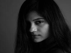 Aditi Balan Pics | மழை வரப்போகுதே துளிகளும் தூறுதே.. நனையாமல் என்ன செய்வேன்..! - அதிதி பாலன் க்ளிக்ஸ்..!