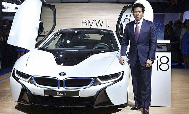 మాస్టర్ బ్లాస్టర్ సచిన్ వద్ద BMW i8 ఉంది. దీని విలువ రూ.2.62కోట్లు..