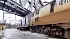 Bengal District News: বৃষ্টি হলেই জল থইথই টিকিয়াপাড়া রেলইয়ার্ড, রেল-পুরসভা দায় ঠেলাঠেলি