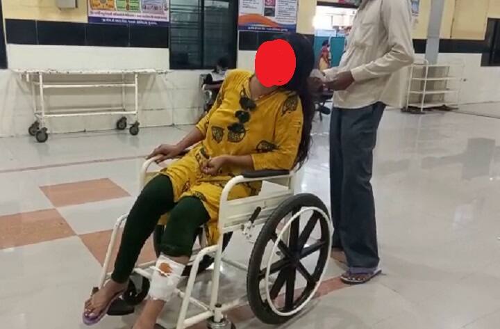 Junagadh : Congress leader beats his wife , woman hospitalized Junagadh : શહેર કોંગ્રેસ પ્રમુખે પત્નીને માર્યો ઢોર માર, ઇજાગ્રસ્ત પત્ની હોસ્પિટલમાં દાખલ