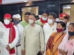 जिला पंचायत अध्यक्ष चुनाव के पहले निर्वाचन आयोग पहुंचा सपा का प्रतिनिधिमंडल, लगाया ये बड़ा आरोप