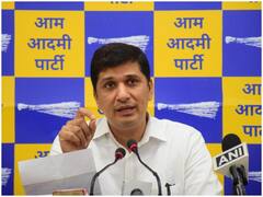 AAP ने बदला प्रेस कांफ्रेंस में बैकड्रॉप का रंग, सरसों के फूल के रंग का बहाना क्या पंजाब है निशाना?