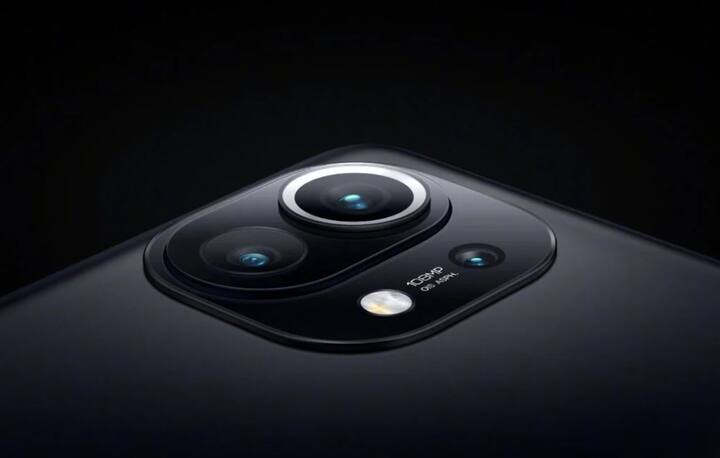 ਇਹ ਸਮਾਰਟਫੋਨ ਐਂਡਰਾਇਡ 11 ਓਪਰੇਟਿੰਗ ਸਿਸਟਮ 'ਤੇ ਕੰਮ ਕਰਦਾ ਹੈ। ਇਸ ਡਿਵਾਈਸ 'ਚ 6.81 ਇੰਚ ਦੀ ਡਿਸਪਲੇਅ ਹੈ, ਜਿਸ ਦਾ ਰੈਜ਼ੋਲਿਊਸ਼ਨ 3,200 × 1,440 ਪਿਕਸਲ ਹੈ ਤੇ ਰੀਫ਼੍ਰੈਸ਼ ਰੇਟ 120Hz ਹੈ। ਇਸ ਤੋਂ ਇਲਾਵਾ ਡਿਵਾਈਸ ਨੂੰ 1.1 ਇੰਚ ਦੀ ਸਕ੍ਰੀਨ ਮਿਲੇਗੀ, ਜੋ ਕਿ ਇਸ ਦੇ ਬੈਕ ਪੈਨਲ 'ਚ ਮੌਜੂਦ ਹੈ।