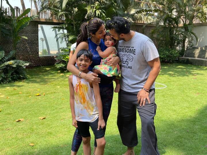 நடன ரியாலிட்டி ஷோ ஜலக் திகலஜா ஜாவின் ஜுட்ஜ்ஜாக இருந்து வருகிறார்