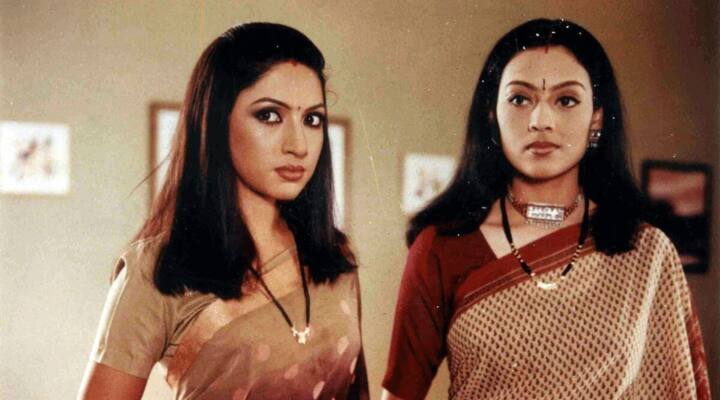 Prachi Desai - प्राची देसाई भी उन अभिनेत्रियों में से एक हैं जिन्होंने छोटे पर्दे से बॉलीवुड तक का सफर तय किया. कसम से सीरियल में बानी का किरदार निभाकर घर घर में फेमस हुईं प्राची देसाई ने रॉक आन, लाइफ पार्टनर, वन्स अपॉन ए टाइम इन मुंबई जैसी फिल्मों में काम किया था. (फोटो - सोशल मीडिया)