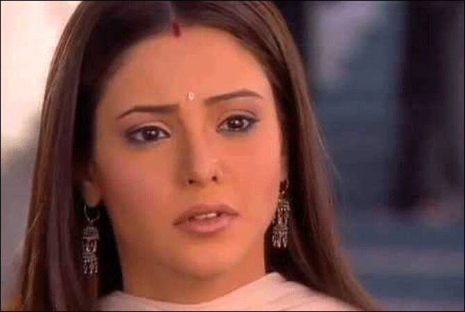 Aamna Sharif - अपनी खूबसूरती को लेकर चर्चा में रहने वालीं आमना शरीफ ने साल 2003 में टेलीकास्ट हुए कहीं तो होगा सीरियल में कशिश की भूमिका निभाई थी. और ये शो 2007 तक चला. इसके बाद आमना ने फिल्मों का रुख किया और वो आलू चाट जैसी फिल्मों में पसंद की गईं. आखिरी बार उन्हेंं कसौटी जिदंगी की के सेकेंड सीजन में कोमोलिका के रोल में देखा गया था. (फोटो - सोशल मीडिया)