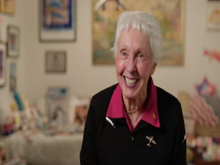 जेफ बेजोस के साथ अंतरिक्ष की यात्रा करेंगी 82 साल की बुजुर्ग महिला, जानिए कौन हैं वैली फंक