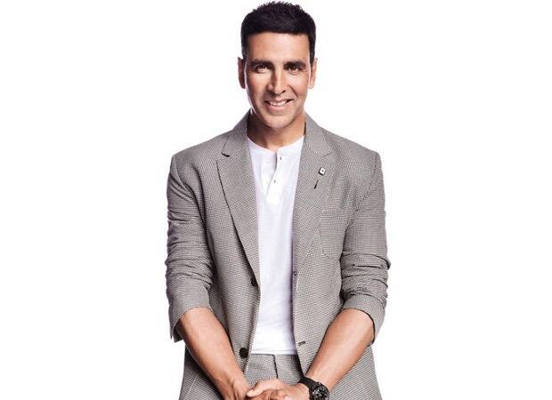 अक्षय कुमार: अक्षय भी 'द एंड' से अपना डिजिटल डेब्यू करते दिखाई देंगे. वह इस वेब सीरीज की शूटिंग कर रहे हैं. मीडिया रिपोर्ट्स के मुताबिक, अक्षय को ओटीटी डेब्यू के लिए 90 करोड़ का ऑफर मिला था.