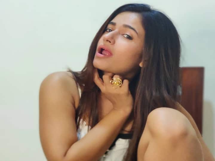 நீ பலவாட்டி ஒரு படங்காட்டி  என் உசுற வாங்கிப்புட்ட..!