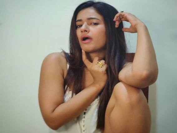 In Pics - Poonam Bajwa | கச்சேரி கச்சேரி களை கட்டுதடி : பூனம் பஜ்வா ஃபோட்டோஷூட் In Pics - Poonam Bajwa | கச்சேரி கச்சேரி களை கட்டுதடி : பூனம் பஜ்வா ஃபோட்டோஷூட்
