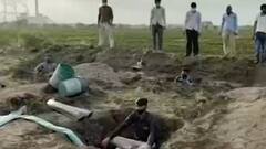 દ્વારકામાં વીજ પોલ ઉભા કરતી કંપનીઓ સામે સતત ત્રીજા દિવસે ખેડૂતોનો વિરોધ યથાવત