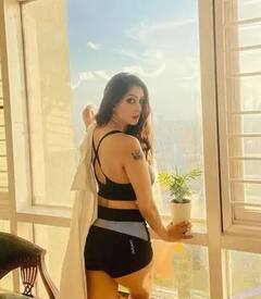 Chahatt khannaએ વ્હાઇટ શર્ટમાં ફરી બતાવ્યો પોતાનો ગ્લેમરસ અવતાર, તસવીરો જોઇને ફેન્સ થયા ક્રેઝી.......