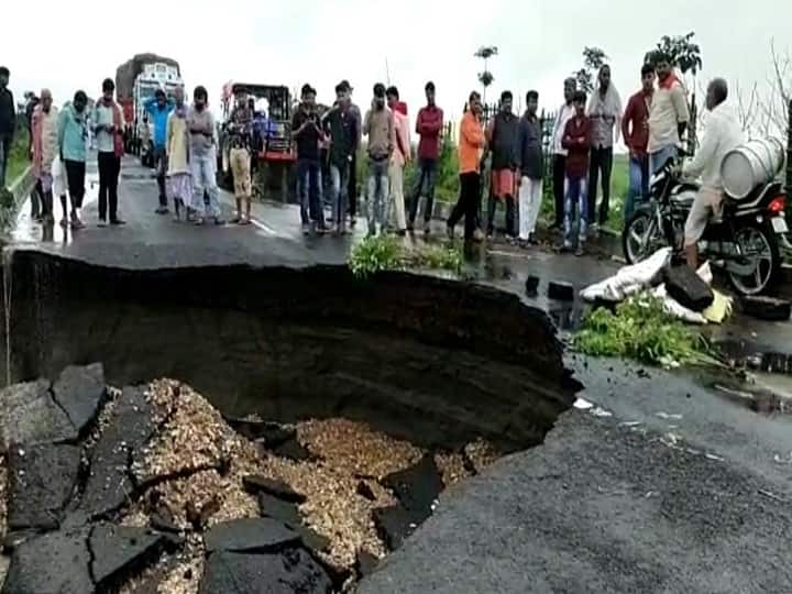 बिहार: बारिश नहीं झेल पाई 500 करोड़ में बनी सड़क, बीच में हुई ध्वस्त, पड़ोसी राज्य से संपर्क टूटा