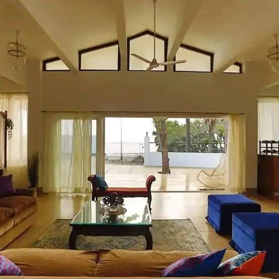 Mandira Bedi और Raj Kaushal का मड आइलैंड विला अब Airbnb पर किराए के लिए उपलब्ध, देखें तस्वीरें
