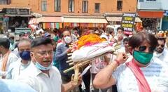 उत्तराखंड में व्यापारियों ने निकाली पर्यटन उद्योग की शव यात्रा, पर्यटन ना खोले जाने से हैं नाराज