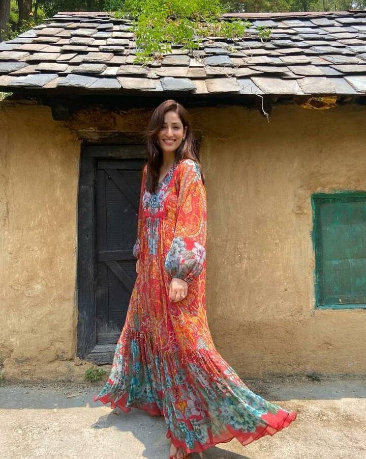 माहितीनुसार यामी गौतमच्या बँक अकाऊंटमधून जवळपास दीड कोटींच्या परदेशी चलनाचा व्यवहार झाला आहे. यासंदर्भात तिनं अधिकाऱ्यांना सूचना दिली नसल्याचं समोर आलं आहे (photo courtesy : @yamigautam instagram)