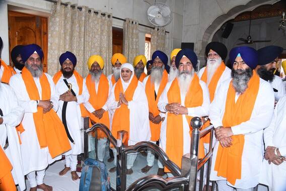 ਸ੍ਰੀ ਅਕਾਲ ਤਖ਼ਤ ਸਾਹਿਬ ਨੂੰ ਸਮੇਂ-ਸਮੇਂ ’ਤੇ ਹਕੂਮਤਾਂ ਨੇ ਕਿਉਂ ਬਣਾਇਆ ਨਿਸ਼ਾਨਾ ? ਜਥੇਦਾਰ ਨੇ ਕੀਤਾ ਸਿੱਖ ਕੌਮ ਨੂੰ ਸੁਚੇਤ ਸ੍ਰੀ ਅਕਾਲ ਤਖ਼ਤ ਸਾਹਿਬ ਨੂੰ ਸਮੇਂ-ਸਮੇਂ ’ਤੇ ਹਕੂਮਤਾਂ ਨੇ ਕਿਉਂ ਬਣਾਇਆ ਨਿਸ਼ਾਨਾ ? ਜਥੇਦਾਰ ਨੇ ਕੀਤਾ ਸਿੱਖ ਕੌਮ ਨੂੰ ਸੁਚੇਤ