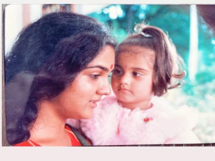 பேபி ஷாமிலி என்றும் அழைக்கப்படும் ஷாமிலி, மலையாளம், தமிழ், கன்னடம் மற்றும் தெலுங்கு படங்களில் நடித்து வந்தார்