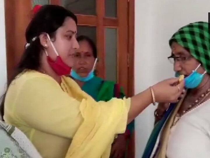 उत्तराखंड का CM बनने पर खुश है पुष्कर सिंह धामी का परिवार, मां और पत्नी ने कही ये बात 