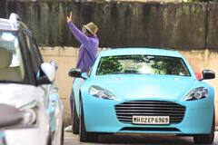In Pics: चमचमाती Aqua Blue Aston Martin में दिखे Ranveer Singh, ड्राइवर से नहीं बल्कि खुद ही चलाते हैं ये 3.9 करोड़ रुपये की गाड़ी