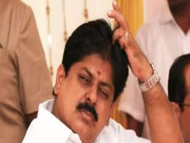 Tamil Nadu Former Minister Manikandan was taken to Madurai by the police for questioning in Shanthini Harassment Case Shanthini Harassment Case : மதுரைக்கு அழைத்துச் செல்லப்பட்ட மணிகண்டன்: சாந்தினி புகார் குறித்து விசாரணை!